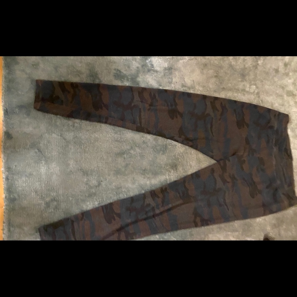 Sundry Camo Yoga pant, size 3
